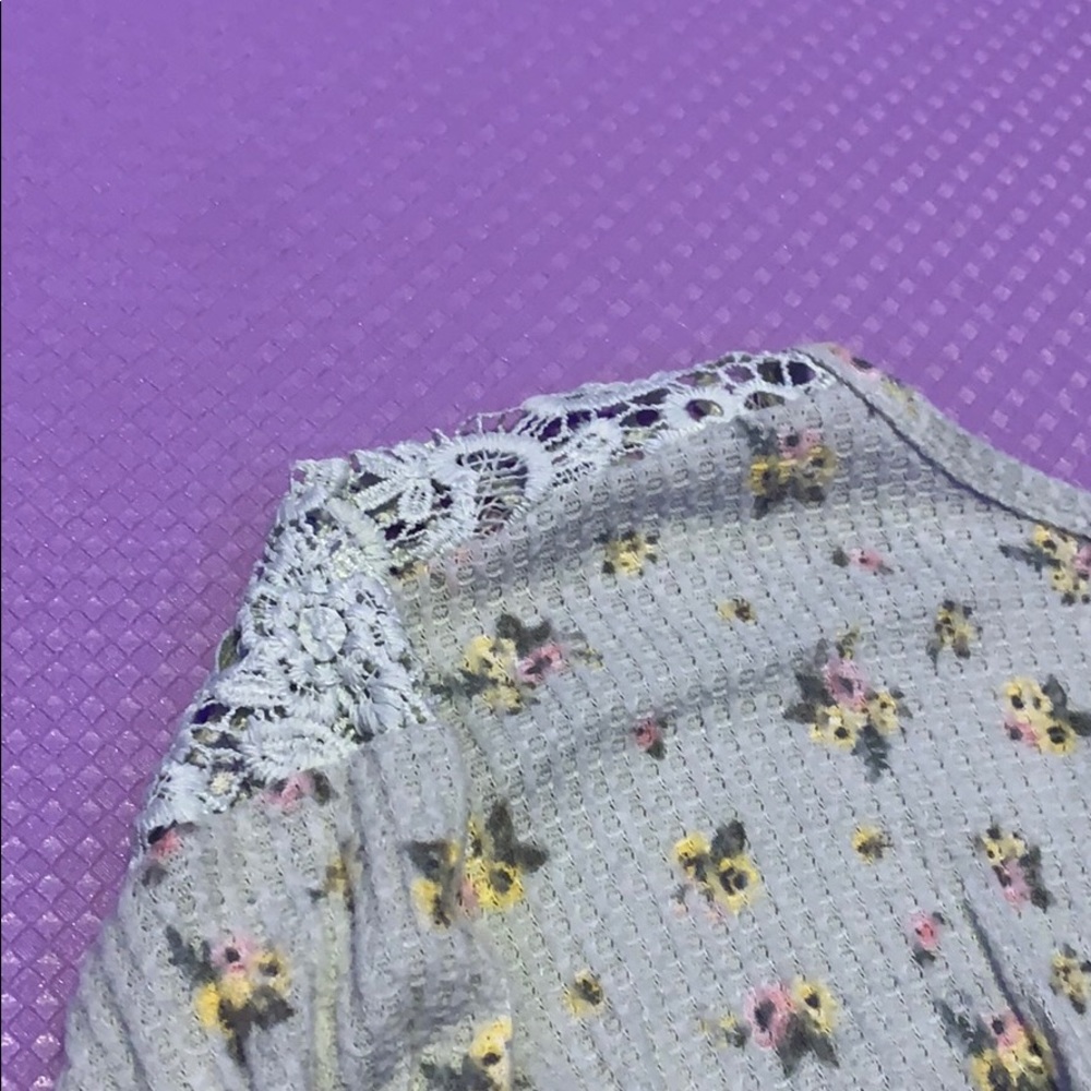 two sweaters - Picture 5 of 5